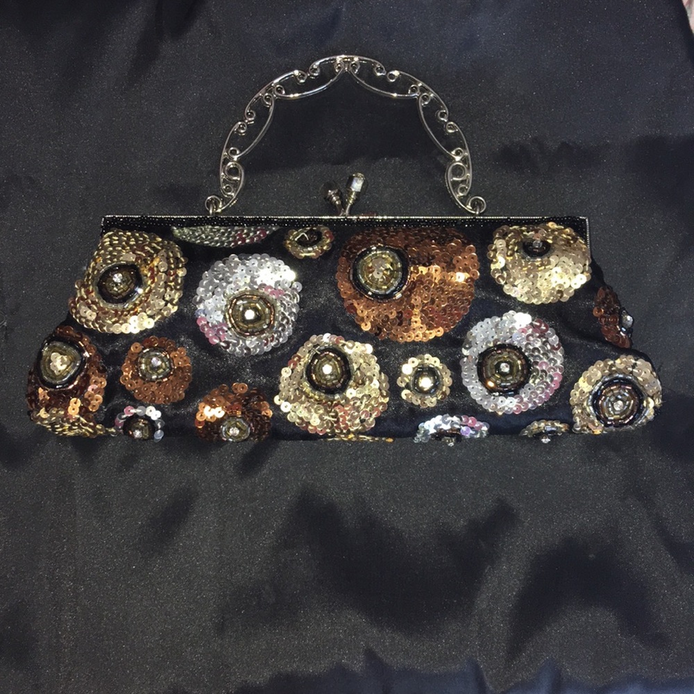 Lightly used sequined clutch - Picture 1 of 3
